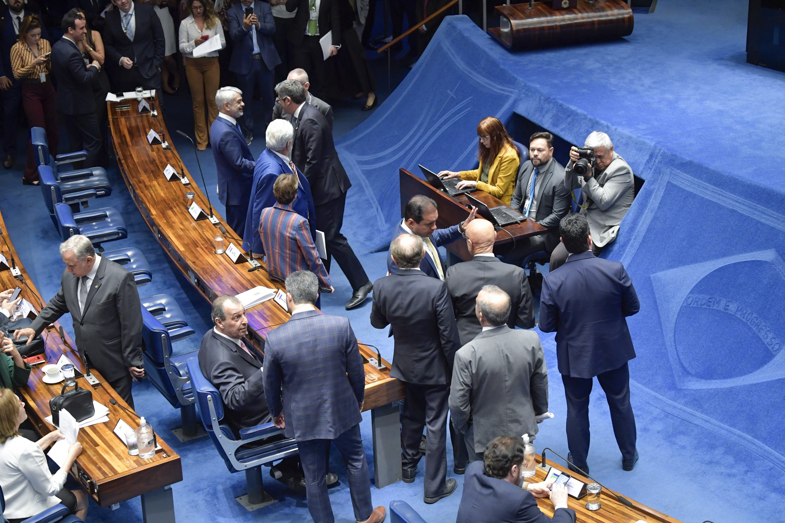 Senado limita poderes individuais de ministros do STF